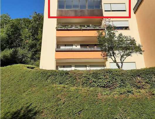 4,5-Zimmer-Wohnung mit Balkon und hübsche Aussicht und mit Wohnküche, in Oberkochen