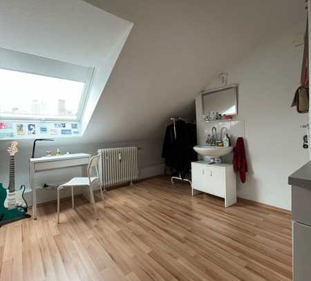 **Studierzimmer nahe Campus Westend** ZWECK-WG