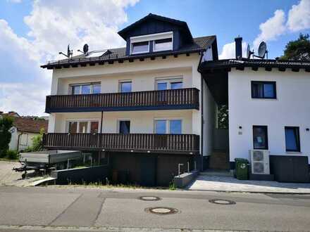 Erstbezug nach Sanierung: stilvolle 3,5-Zimmer-EG-Wohnung mit Balkon in Hettenshausen