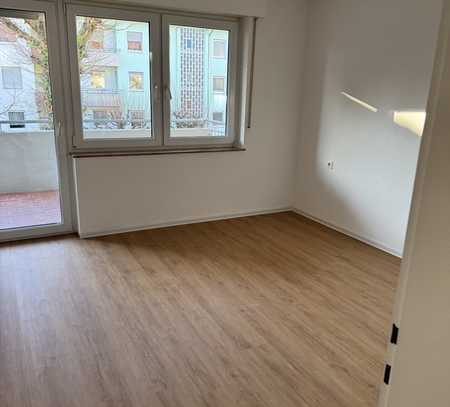 Erstbezug nach Sanierung mit Einbauküche und Balkon: schöne 3-Zimmer-Wohnung in Fellbach