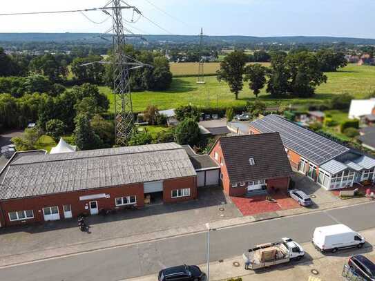 Eine Interessante Wohn- und Gewerbe-Kombination!
*Wohnhaus mit zwei Hallen in Ibbenbüren*