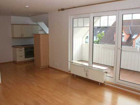 Lichtdurchflutete Dachgeschosswohnung mit großem überdachten Südbalkon