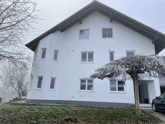 Helle 2-Zimmer Dachgeschosswohnung mit Balkon