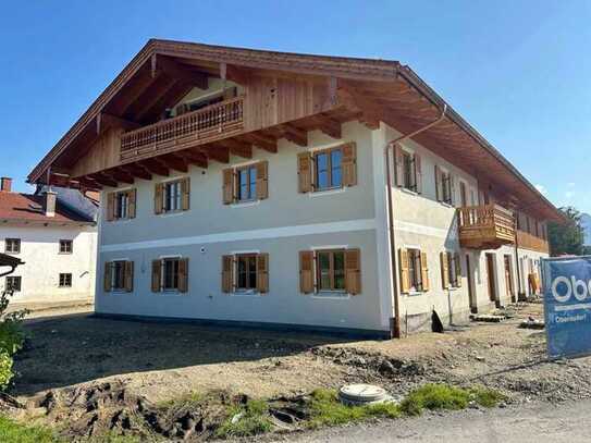 Traumhafte Neubau Wohnung, 5,5 Zimmer mit Garten und Balkon