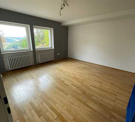 Über den Dächern von Bad Kissingen, Helle 2-Zimmer-Wohnung mit EBK