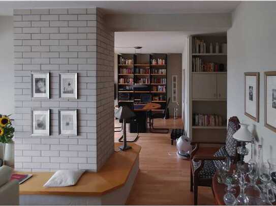 Großzügige 3-Zimmer-Wohnung mit separatem Büro und Dachterrasse