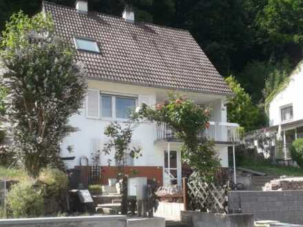 sonniges freistehendes Einfamilienhaus