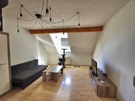 Gemütliche, helle 2,5-Zimmer-Maisonettewohnung mit Einbauküche in Ahorn-OT