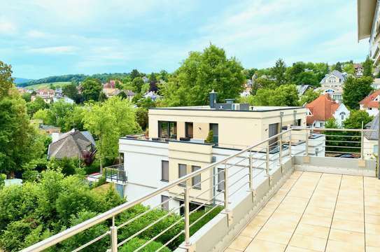 Exklusive 3-Raum-Wohnung mit Balkon und Einbauküche in Wiesbaden