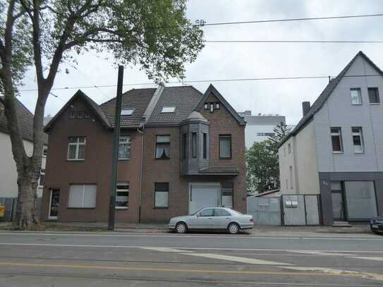 Sanierungsobjekt in sehr guter Lage in Düsseldorf-Holthausen