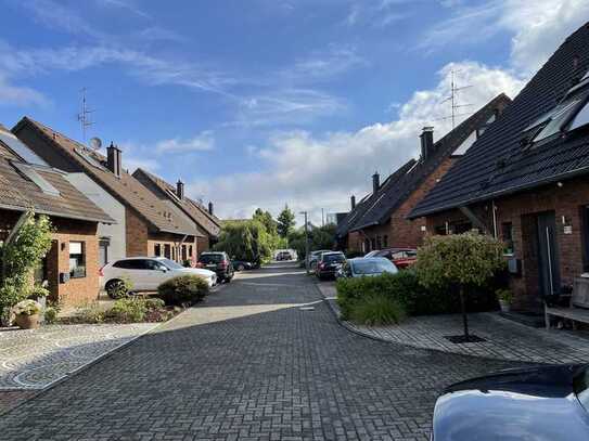 DHH. mit Garage, Wintergarten, in bevorzugter Wohnlage in Köln-Rondorf