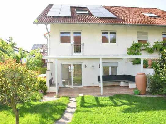 Moderne Doppelhaushälfte mit Wärmepumpe und Photovoltaik in Bühl