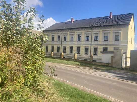 Helle 4 Zimmer-Wohnung in saniertem Gutshaus nahe Magedeburg