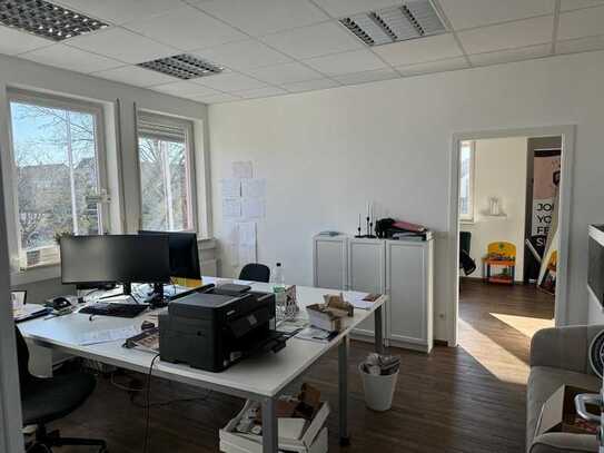 Moderne Bürofläche in Großostheim ab dem 15.04.2025