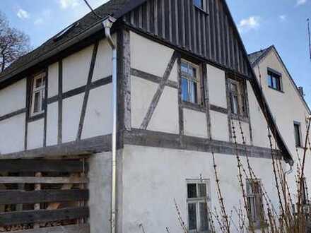 Grundstück mit Altbau zur individuellen Nutzung oder Fertigstellung