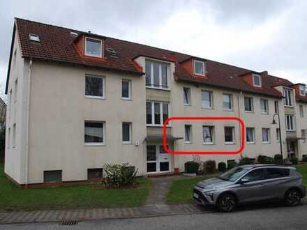 Ruhig gelegene, vermietete 3-Zimmer-Wohnung mit Einbauküche und Balkon am Randes des Kurparks