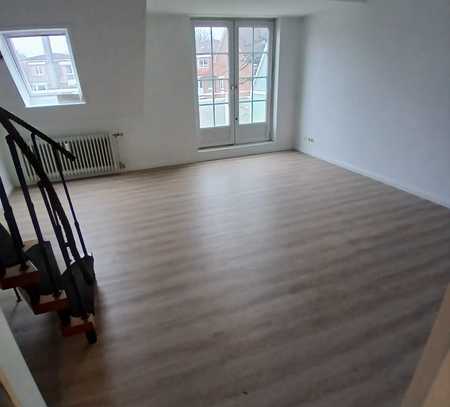 Renovierte 3-Zimmer Maisonette-Wohnung in HH-Schnelsen