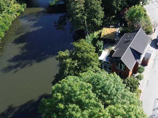 Kleines vermietungssicheres Mehrfamileinhaus in idyllischer Lage mit Zugang zur Doven Elbe.