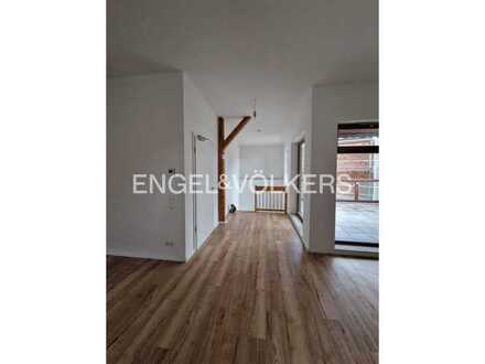 Moderne 3-Zi.-Maisonette-Wohnung mit Dachterrasse