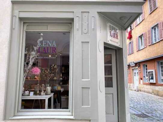 Gewerbeeinheit/Laden ca. 75 m² in historischer Altstadt von Esslingen nähe Marktplatz zu vermieten.