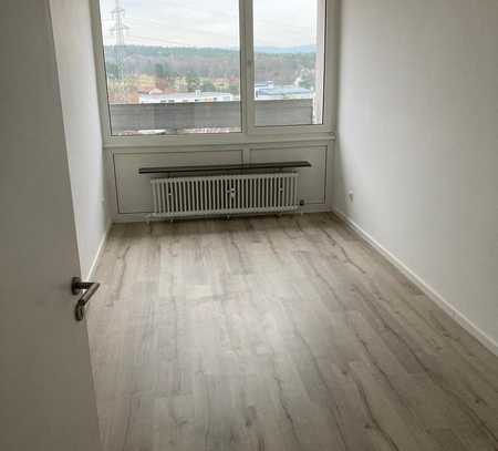 Schöne großzügige 3-Zimmer Wohnung mit Balkon