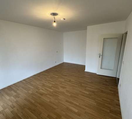 Geschmackvolle 1-Zimmer Wohnung mit Balkon & Einbauküche in Bad Homburg v. d. Höhe