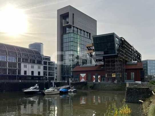 Unvergleichliche Aussicht über Düsseldorf I hochwertige Mieteinheit im Medienhafen I provisionsfrei