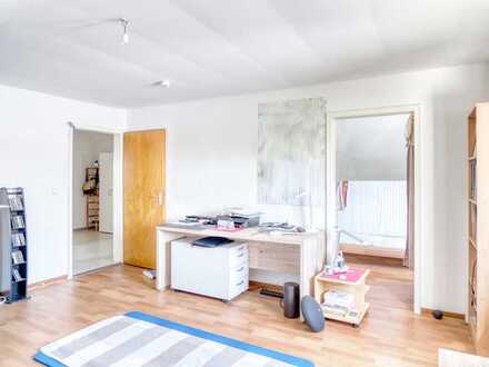 Solide Dachgeschosswohnung in der Waldstadt