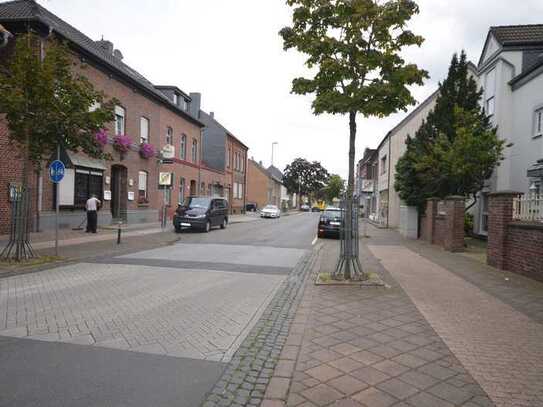 Hochwertig saniertes Altbau- Mehrfamilienhaus mit drei Parteien