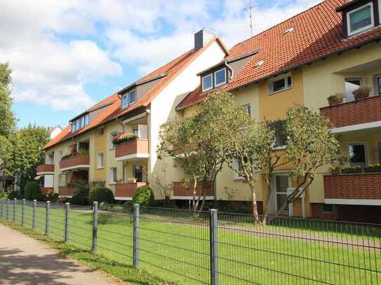 Lichtdurchflutet, frisch renoviert und mit Balkon.... sofort zum Einzug bereit