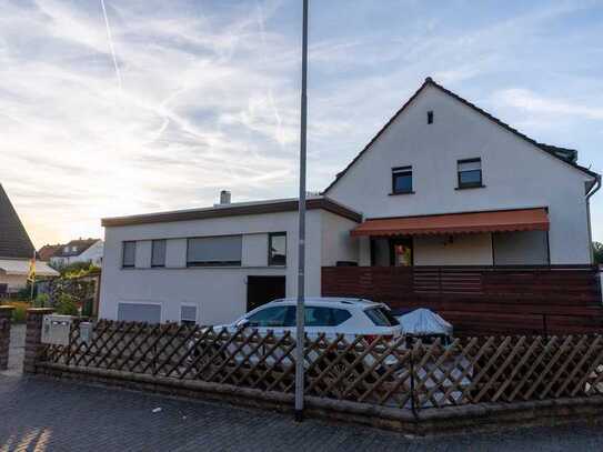 2-Zimmer Dachgeschosswohnung mit Balkon und Stellplatz