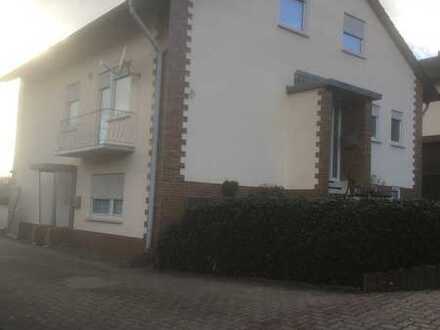 Sehr schönes attraktives gepflegtes 1-2 Familienhaus mit großem Wintergarten