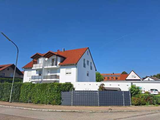 Schöne 3-Zimmer Dachgeschosswohnung mit Süd-Balkon und viel Stauraum