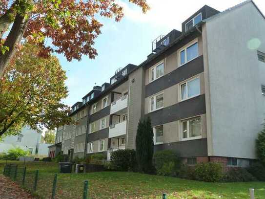 Schöne 3 Zimmer Wohnung im EG mit Balkon -ab sofort