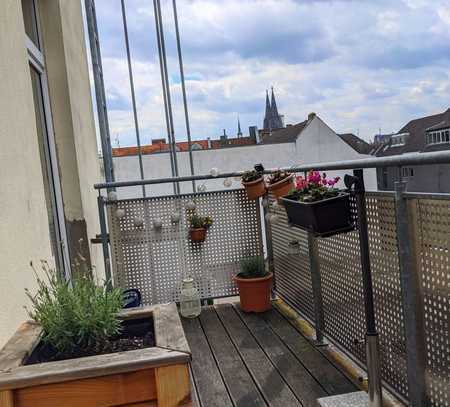 1 bis 2 Zi.-Wohnung (Wohnküche) , Diele, Bad - großer Balkon mit Domblick