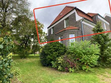 Lichtdurchflutete Wohnung mit Balkon im 1.OG + Parkplatz, Garten