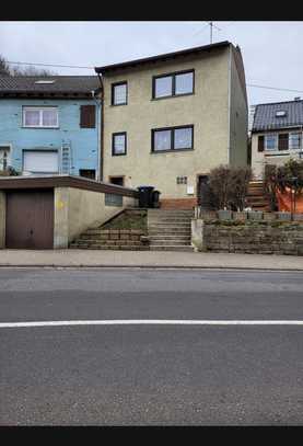 Einfamilienhaus mit großem Garten