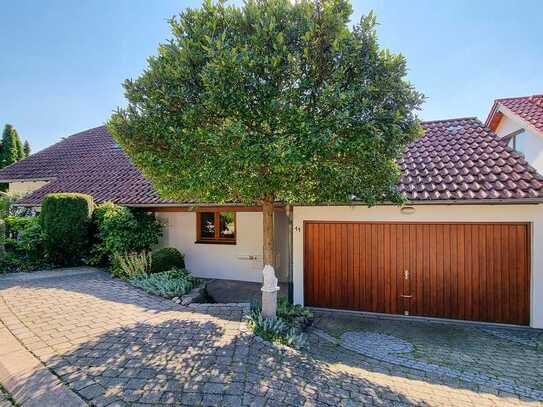 Freistehendes Einfamilienhaus in fantastischer Aussichtslage