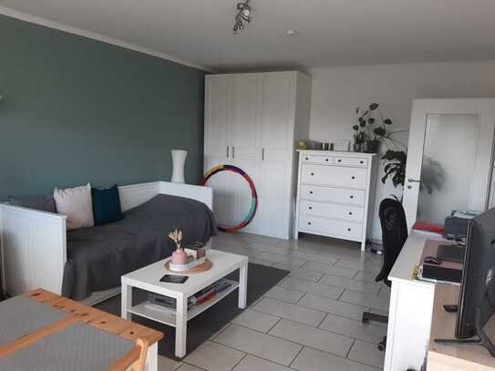 Kaarst-Vorst, komfort-Apartment 40 m² mit Süd-Balkon teilmöbliert