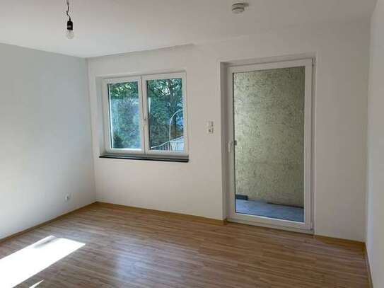 Helle 2-Zimmer-Wohnung mit Balkon und EBK in Stuttgart-Süd