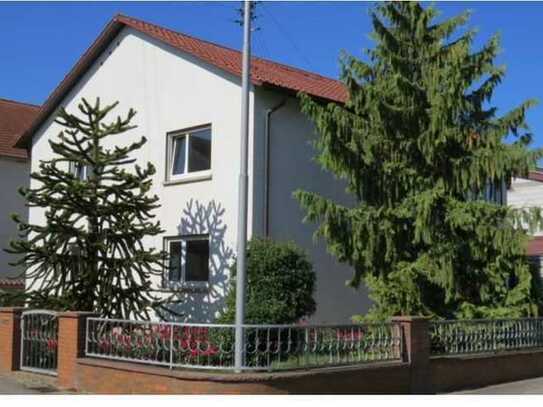 großzügiges 7 Zi.-freistehendes Einfamilienhaus in Kirrweiler (Pfalz)