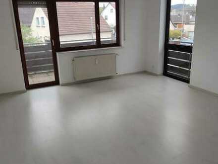 Schöne 3 Zimmer Wohnung mit 2 Balkonen