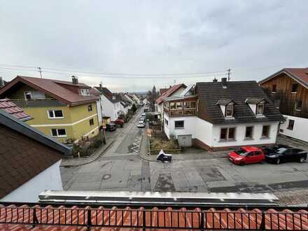 Schöne, gepflegte 2-Zimmer-Dachgeschosswohnung in Dossenheim