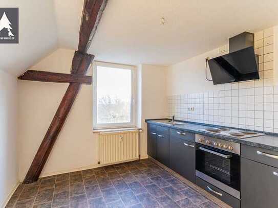 Maisonette-Wohnung, mit Einbauküche und ganz gut renoviert.