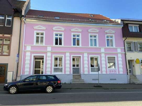 7% Rendite oder Eigennutzung! 
DG Wohnung mit Kandelblick mitten in Waldkirch