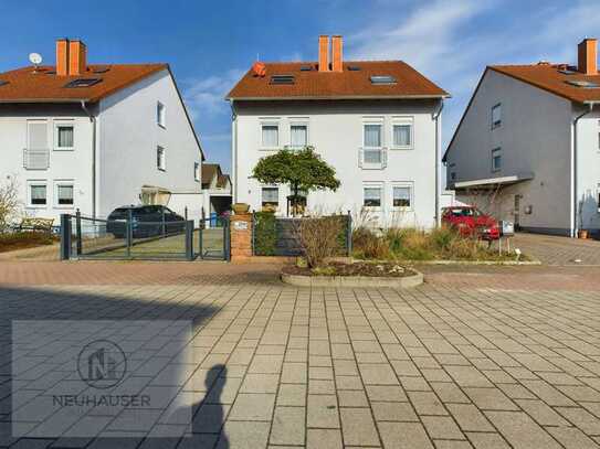 Sanierungsbedürftige Doppelhaushälfte mit Garten und Garage in begehrter Wohnlage