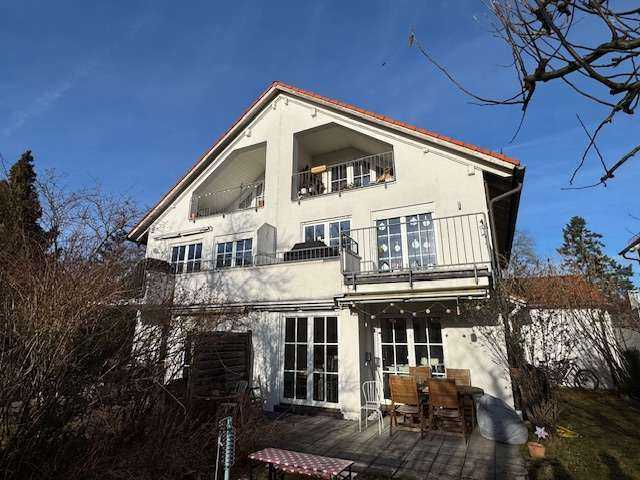 3-4 Zi.-Wohnung im DG auf 2 Etagen - 3 Balkone - Haus im Haus