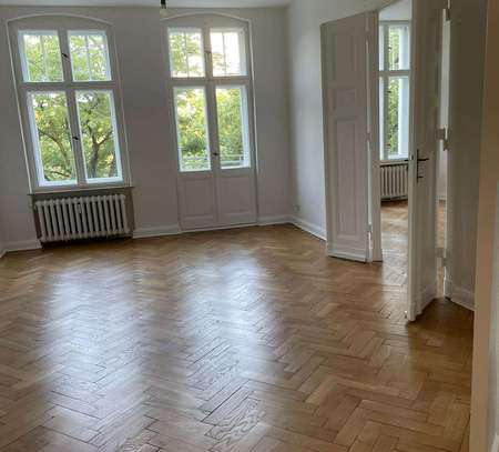 Berliner Altbau nach Sanierung mit Balkon: ( Ku'damm S.) 4.5 -Zimmer-Wohnung in Wilmersdorf , Berlin