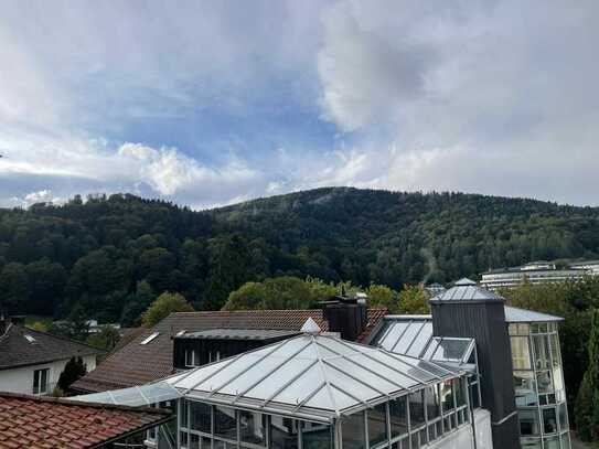 Helle, freundliche Wohnung mit Balkon, Keller und Garagenstellplatz