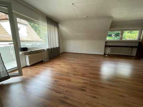 Geschmackvolle 2-Zimmer-Dachgeschosswohnung mit Balkon und Stellplatz